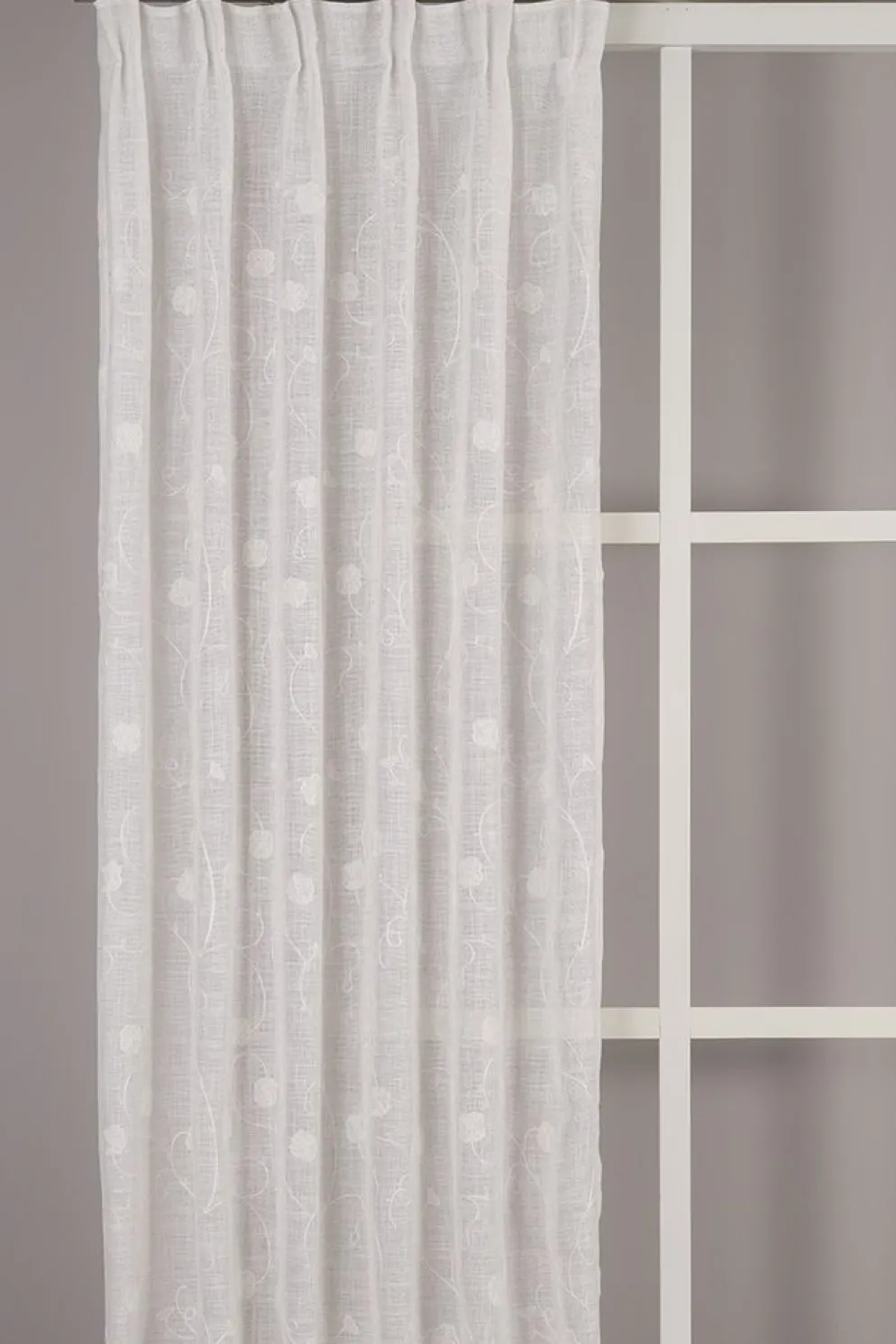 Desire offwhite gardiner – ljus och romantisk fönsterinramning