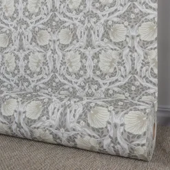 Grace beige tyg - Klassiskt Arts & Crafts mönster