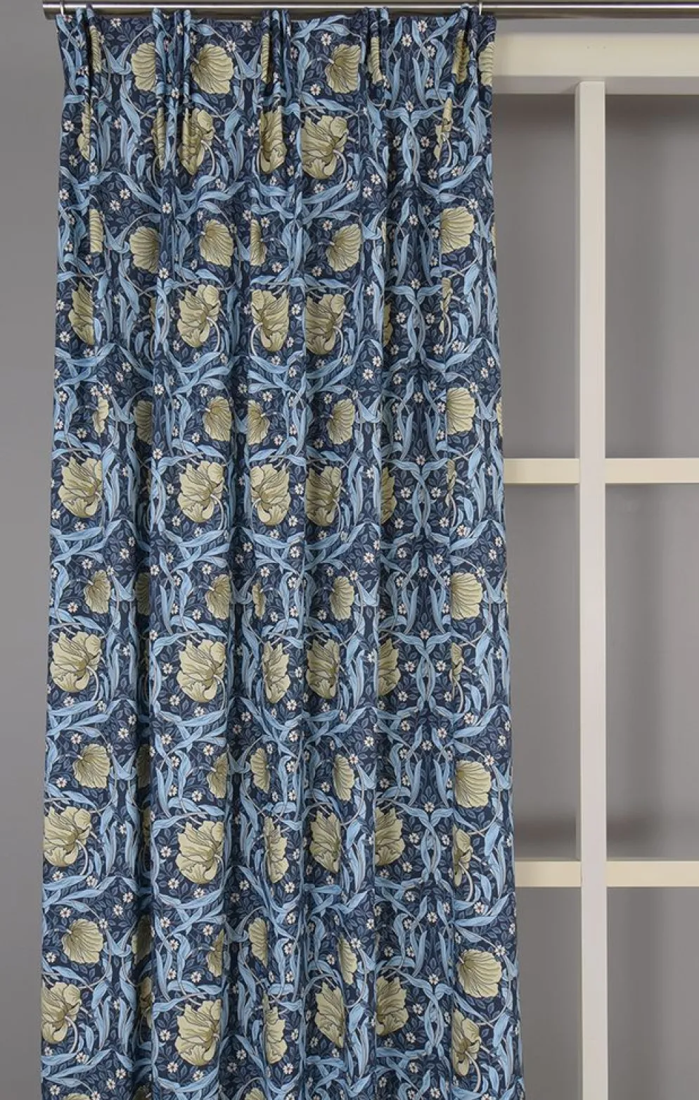 Grace blå gardiner - Klassisk blommig Arts and Crafts design