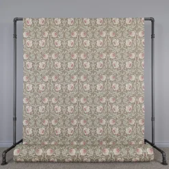 Grace brun tyg - Klassisk blommig Arts and Crafts design