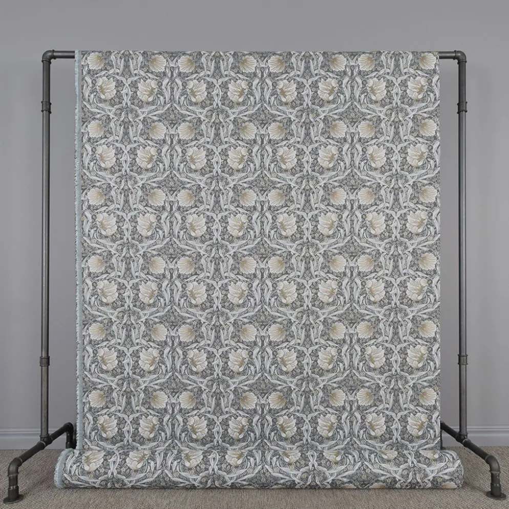 Grace mullvad gobeläng - Klassisk blommig Arts and Crafts design