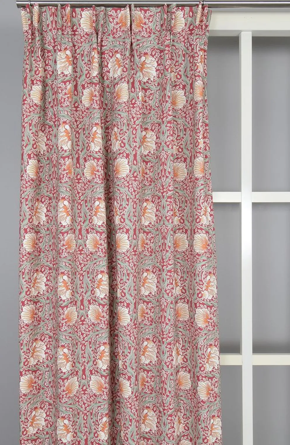 Grace röd gardiner - Klassisk blommig Arts and Crafts design