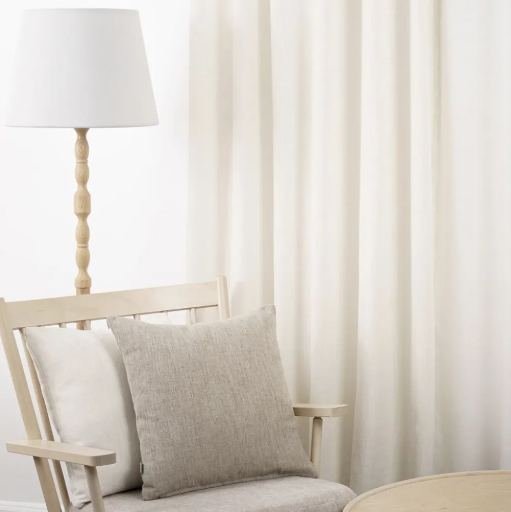 James offwhite gardiner – Modern linne-look med lyxigt fall