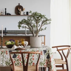 Körsbärsträdgården beige bordsduk - Almedahls