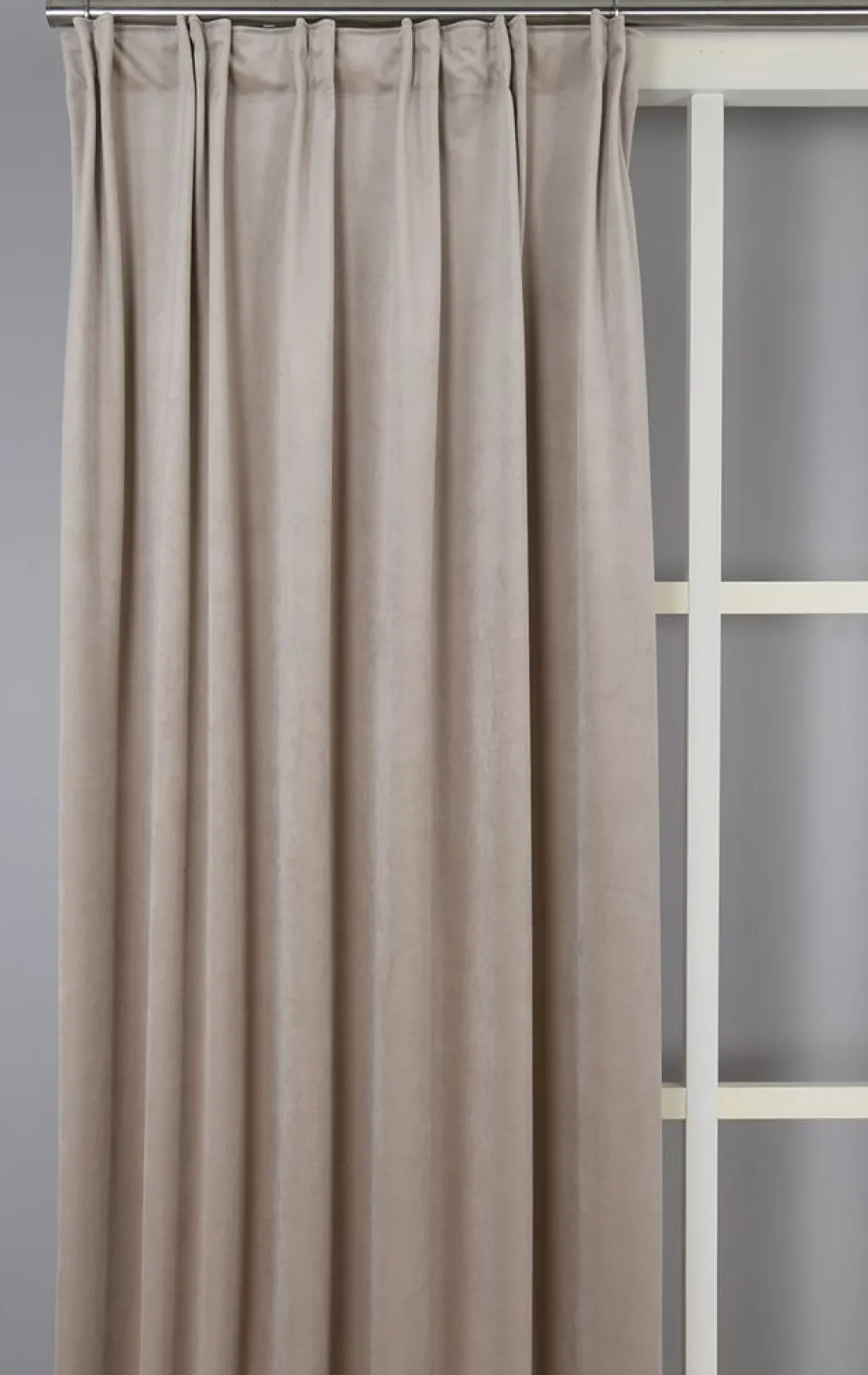 Velvet sand enfärgat sammetstyg