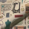 Vintage sewing atelier möbeltyg med vintage sybehör och symaskiner